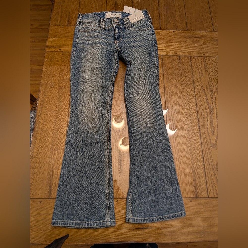 Hollister Women's Low-Rise Medium Wash Embroidered Florals Bootcut Jeans Size 25